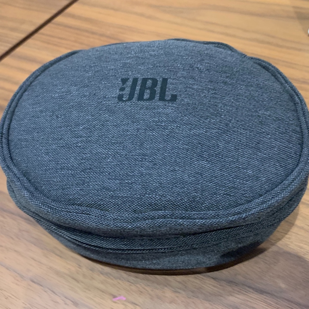 JBL Everest Elite 700 series headphones